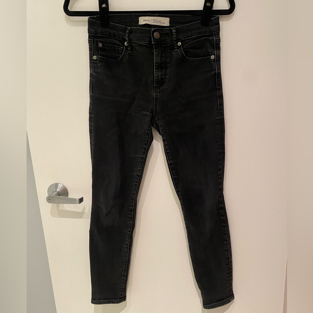 Women’s Gap True Skinny Jeans
